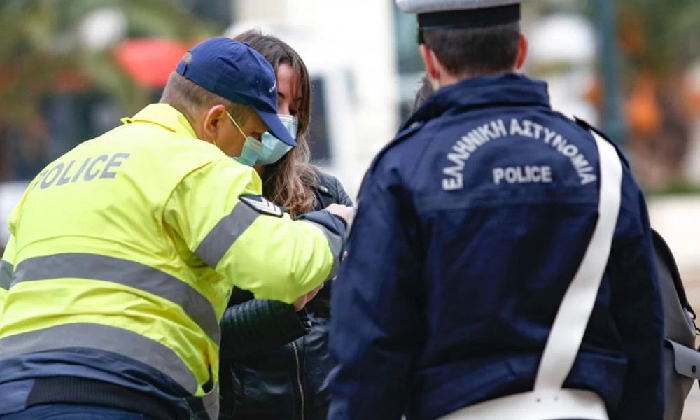 "Καμπάνα" 10.000 ευρώ σε παντοπωλείο που πουλούσε λουλούδια